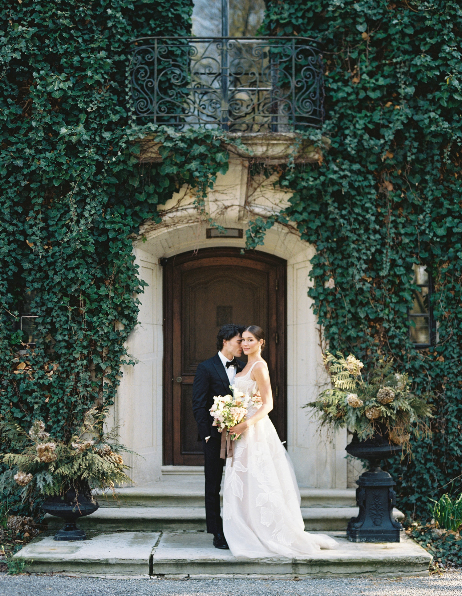 Romantic Greencrest Manor Wedding Editorial by Allison Francois Photography