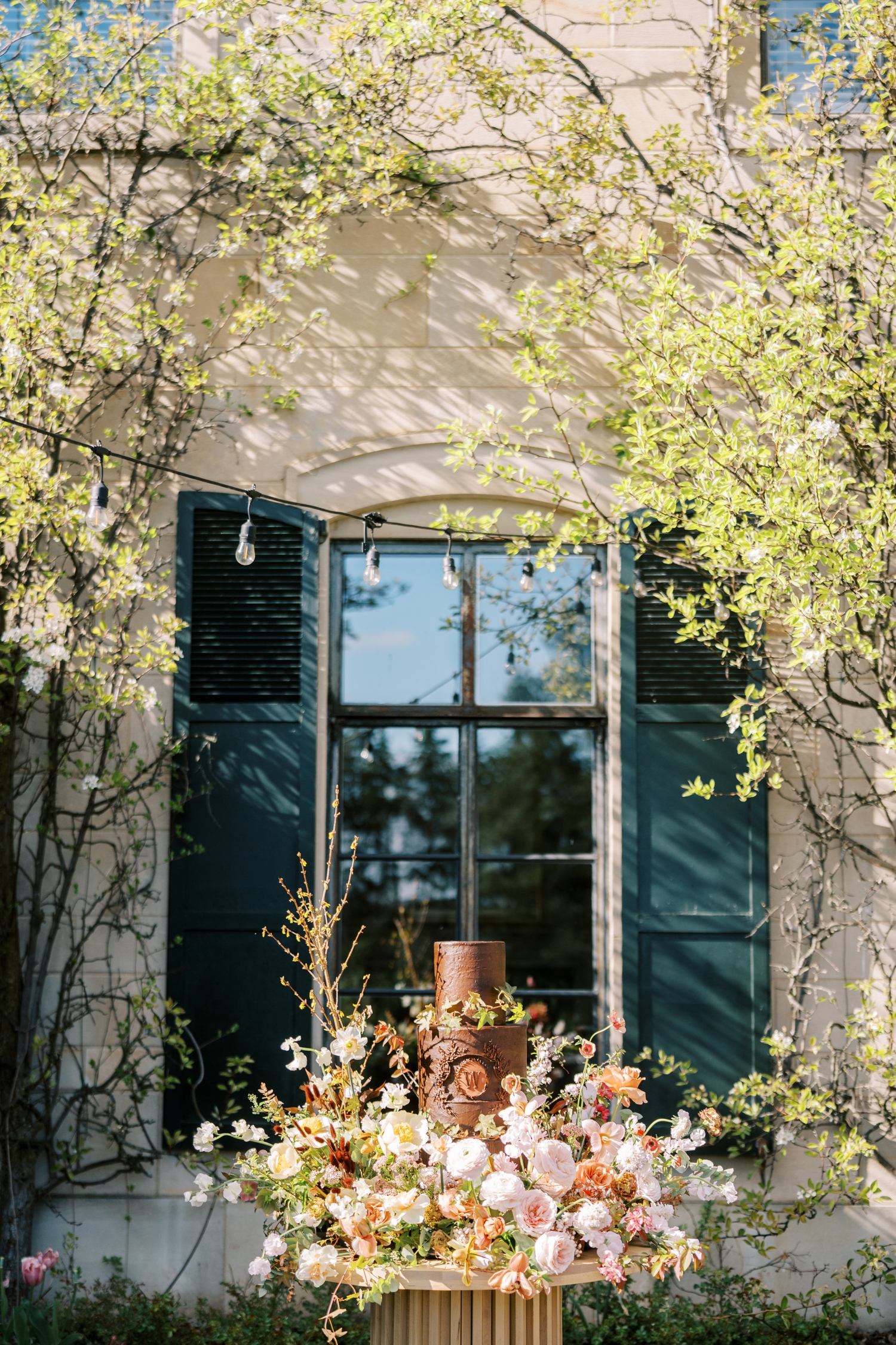 Romantic Greencrest Manor Wedding Editorial by Allison Francois Photography