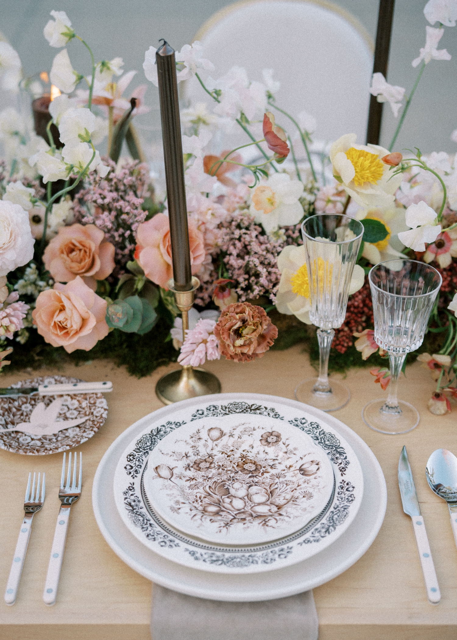 Romantic Greencrest Manor Wedding Editorial by Allison Francois Photography