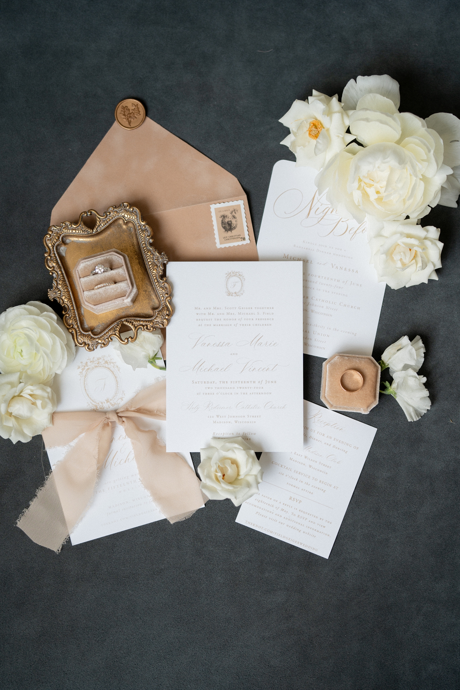 Black Tie Madison Club Wedding by Chicago Wedding Photographer Allison Francois