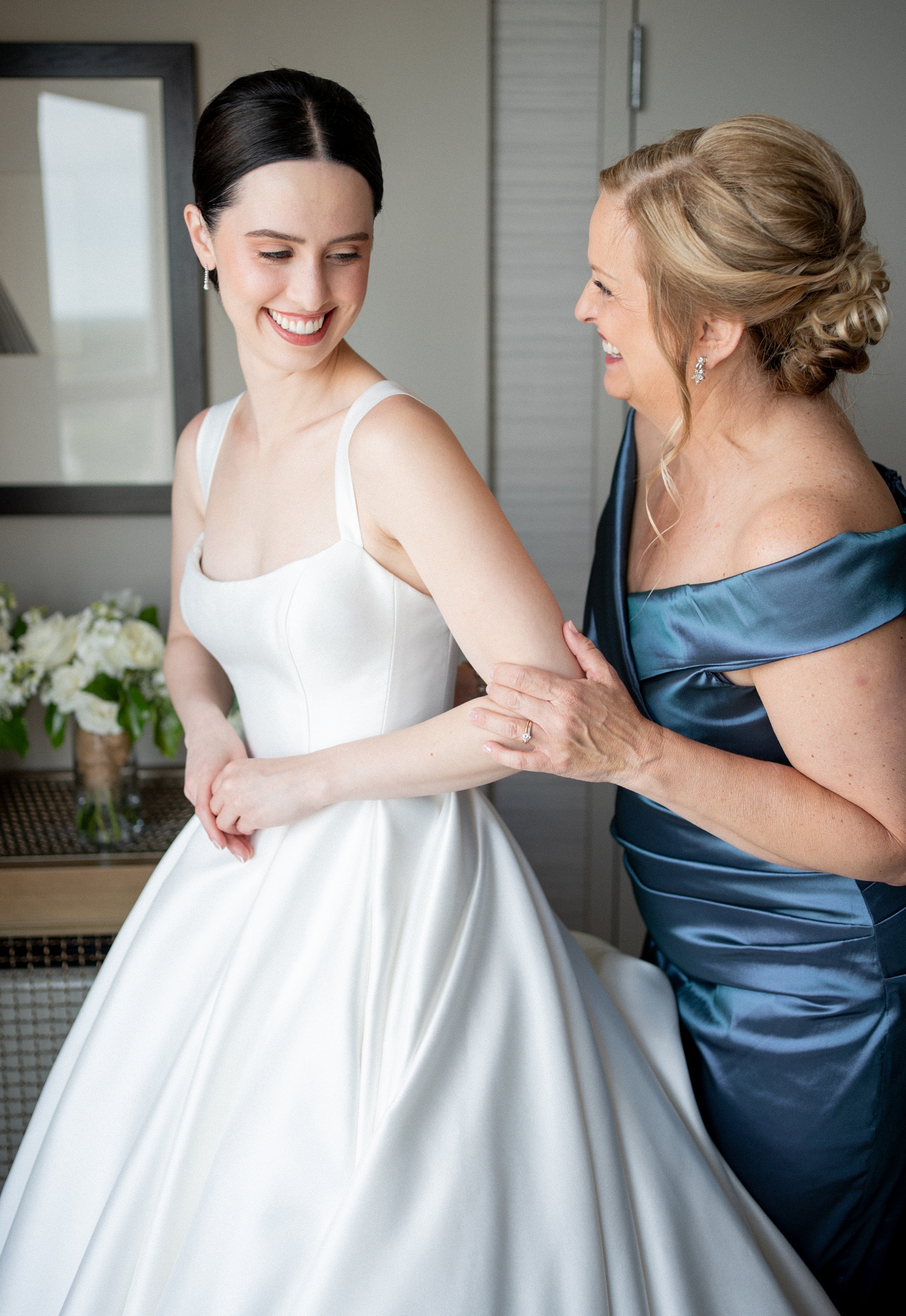 Black Tie Madison Club Wedding by Chicago Wedding Photographer Allison Francois