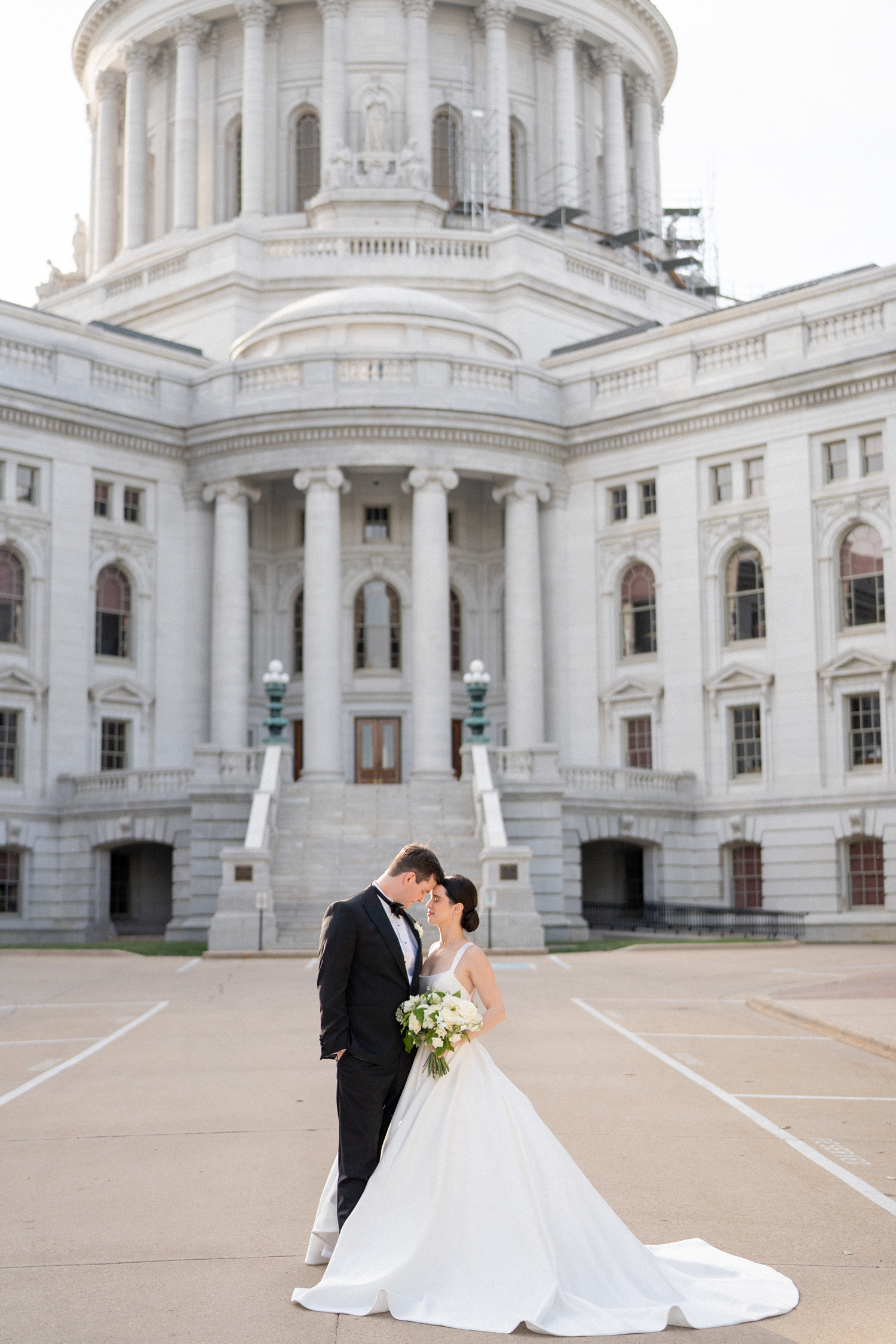 Black Tie Madison Club Wedding by Chicago Wedding Photographer Allison Francois