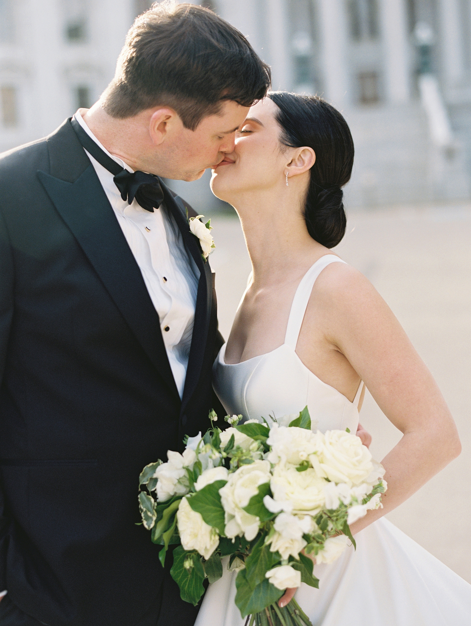 Black Tie Madison Club Wedding by Chicago Wedding Photographer Allison Francois