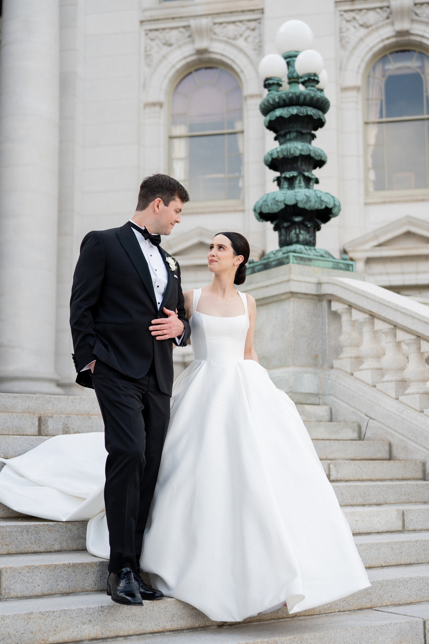 Black Tie Madison Club Wedding by Chicago Wedding Photographer Allison Francois