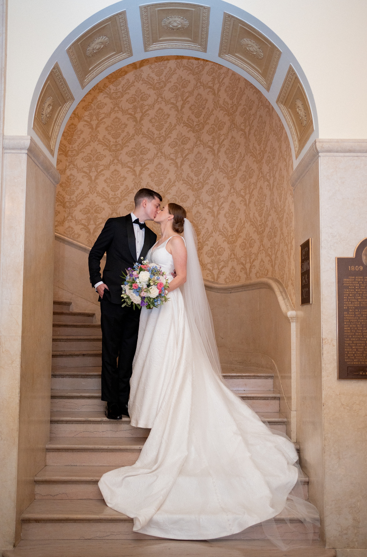 Cincinnati Club Wedding by Cincinnati Wedding Photographer Allison Francois