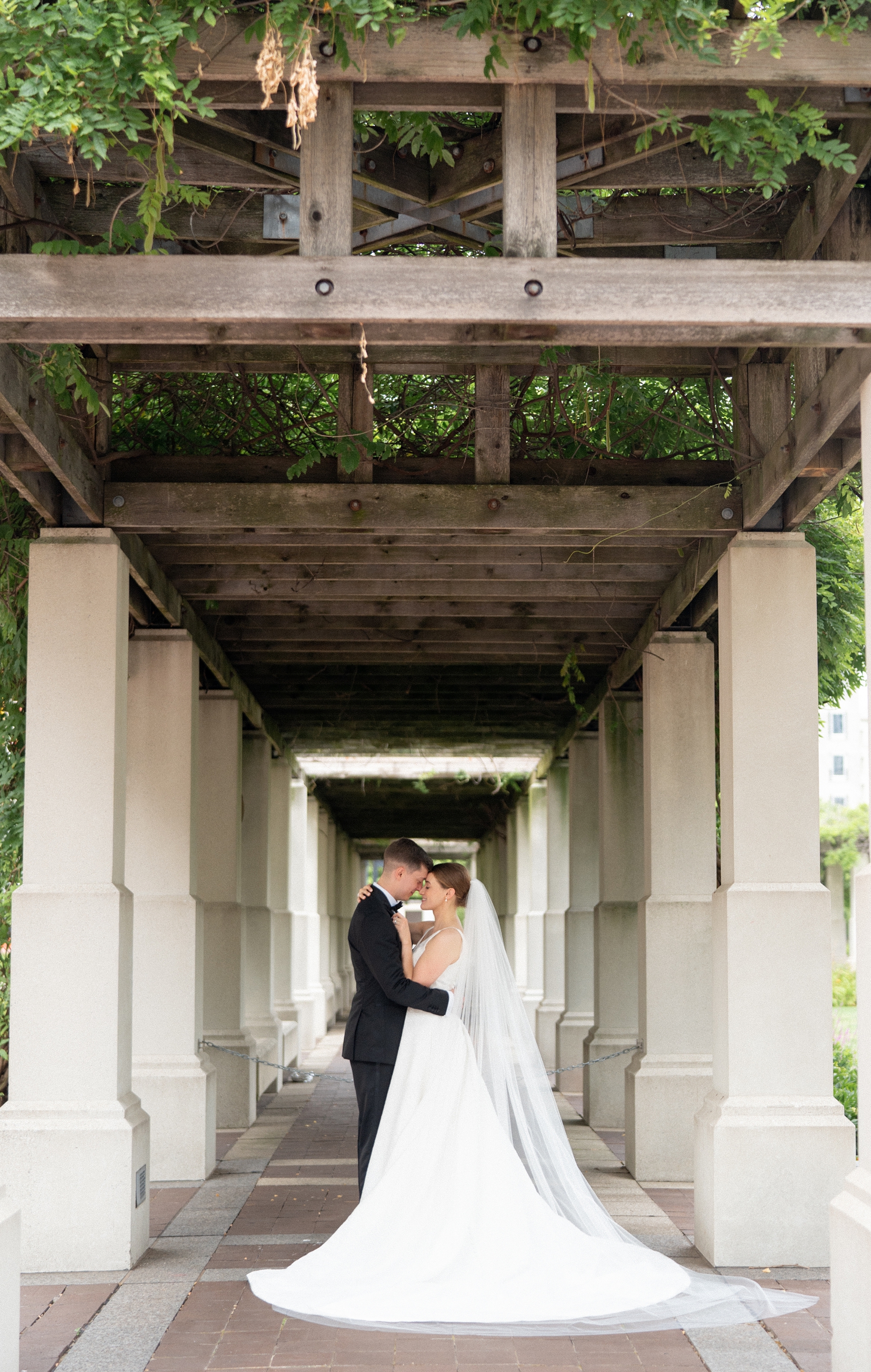 Cincinnati Club Wedding by Cincinnati Wedding Photographer Allison Francois