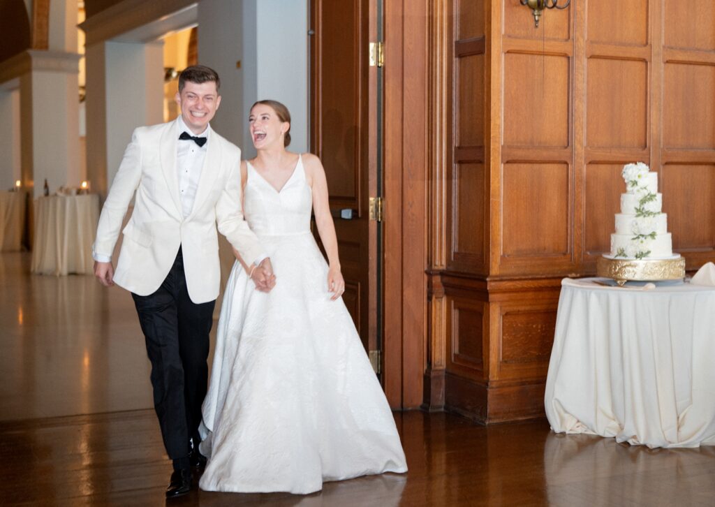 Cincinnati Club Wedding by Cincinnati Wedding Photographer Allison Francois