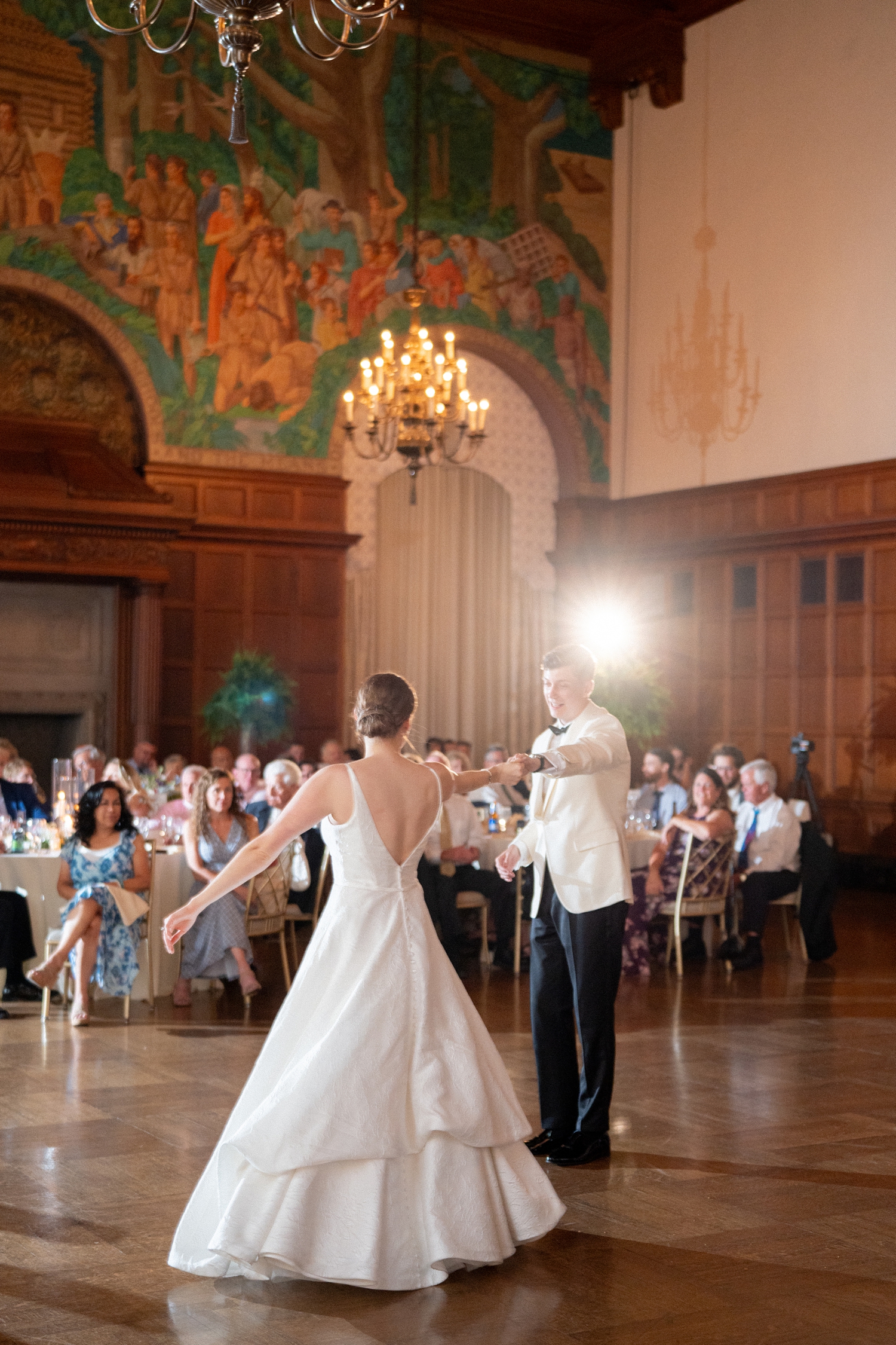 Cincinnati Club Wedding by Cincinnati Wedding Photographer Allison Francois