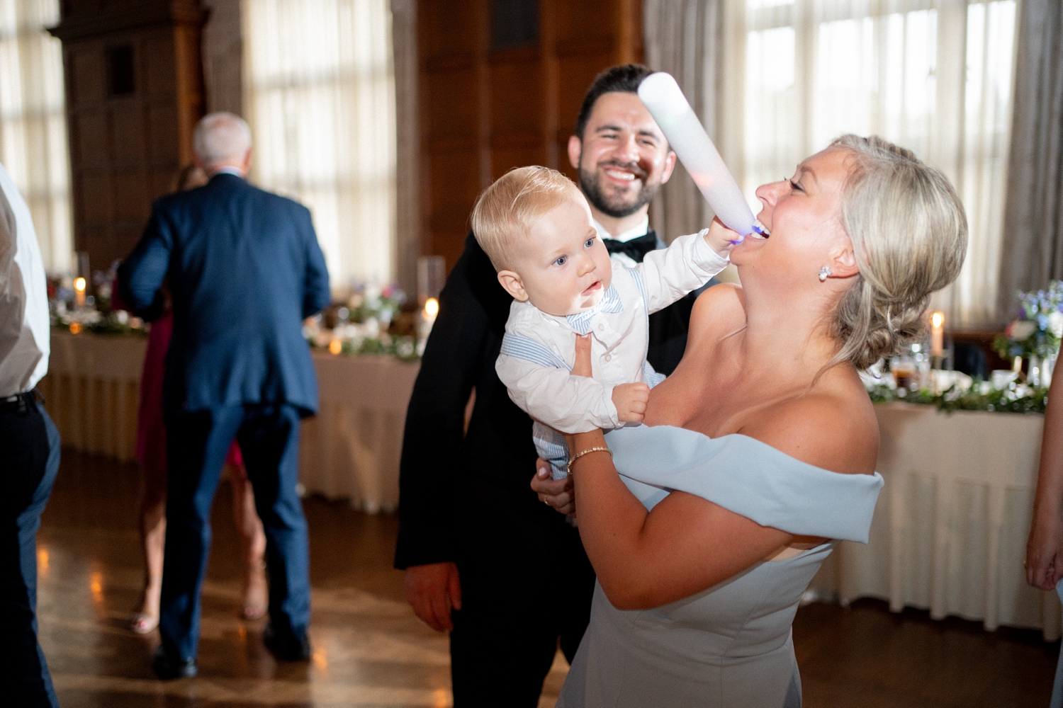 Cincinnati Club Wedding by Cincinnati Wedding Photographer Allison Francois