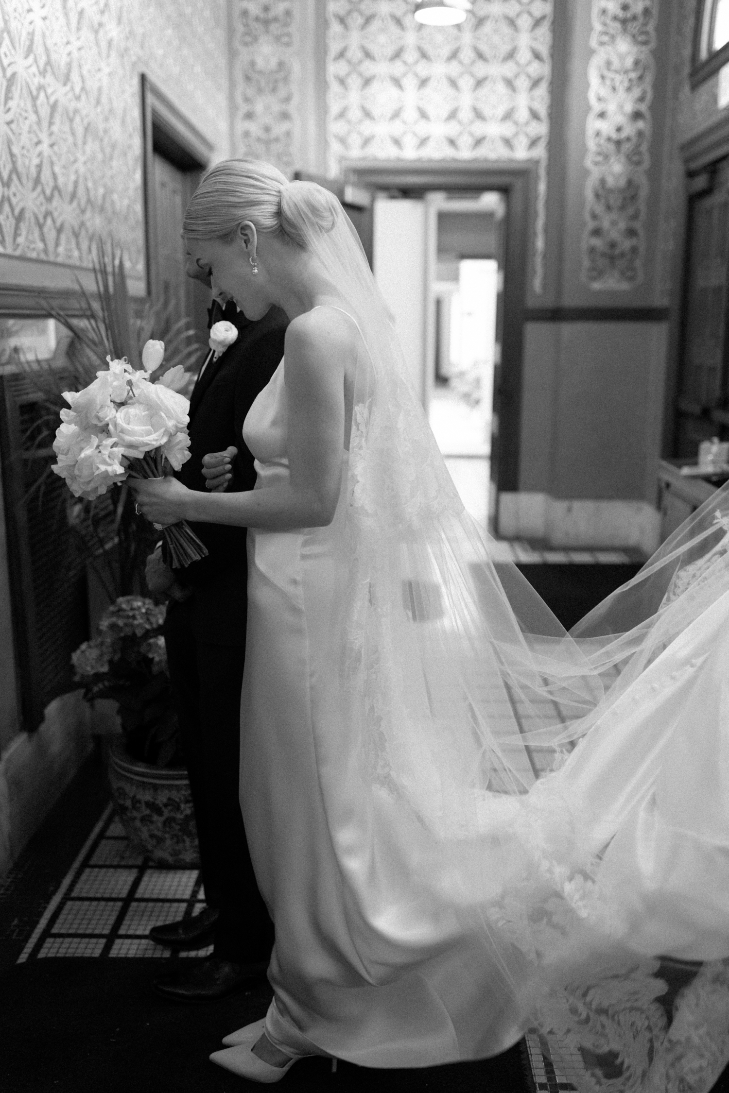 bride and groom at intercontinental hotel wedding
